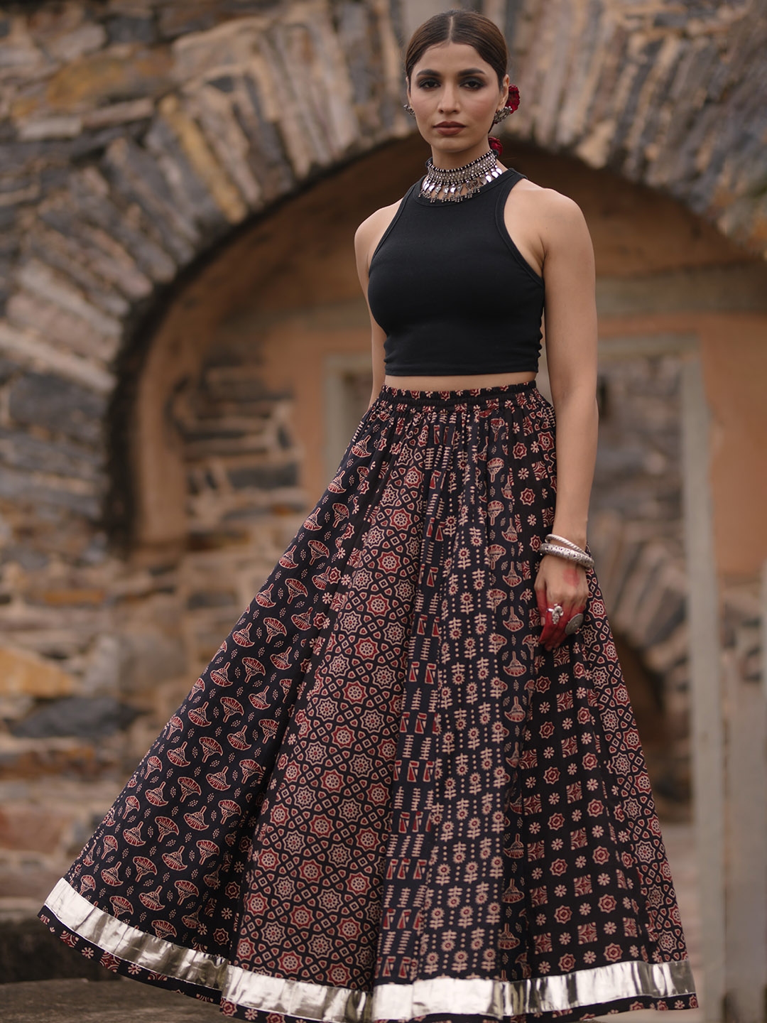 2f7f7251-0d0b-4cb5-b0ce-19acbe3f57771696415933351-Anayna-Women-Printed-A-Line-Flared-Cotton-Maxi-Skirt-3831696-7