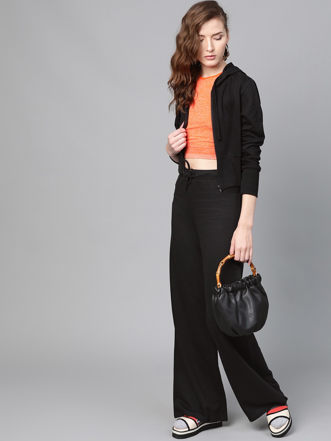 58588b85-57b0-4c4f-b78f-51398d7c6b701597298539851-SASSAFRAS-Women-Black-Regular-Fit-Solid-Wide-Leg-Track-Pants-4