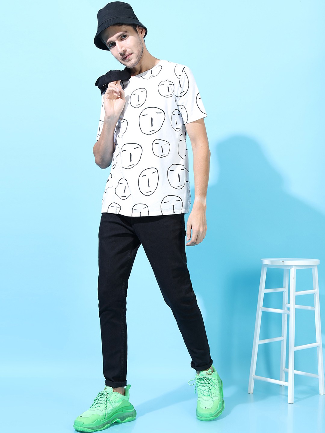 e94252e9-1248-42e4-ae19-50ef0fc455491657686589475HIGHLANDERMenBlackTaperedFitMid-RiseCleanLookStretchableJean2